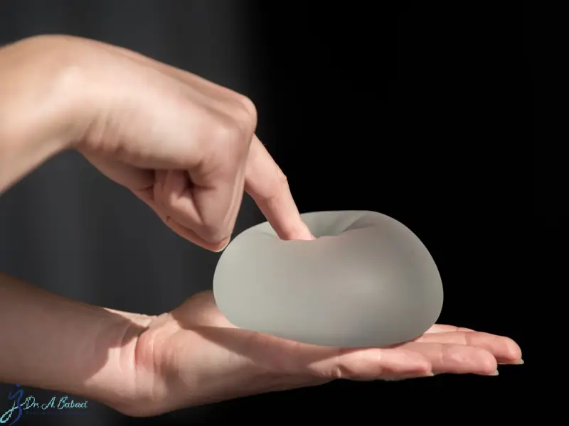 محل قرار گیری پروتز سینه